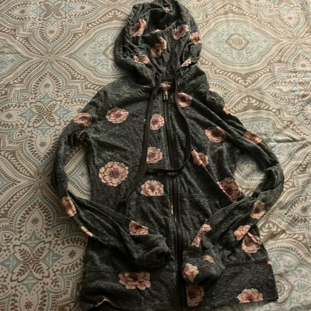 aero grey floral zip up hooded sweatshirt